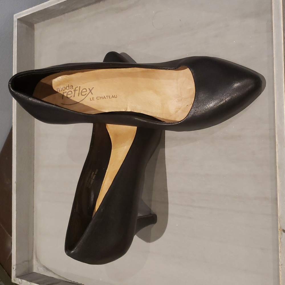 Le Chateau Black Moda Flex Heels